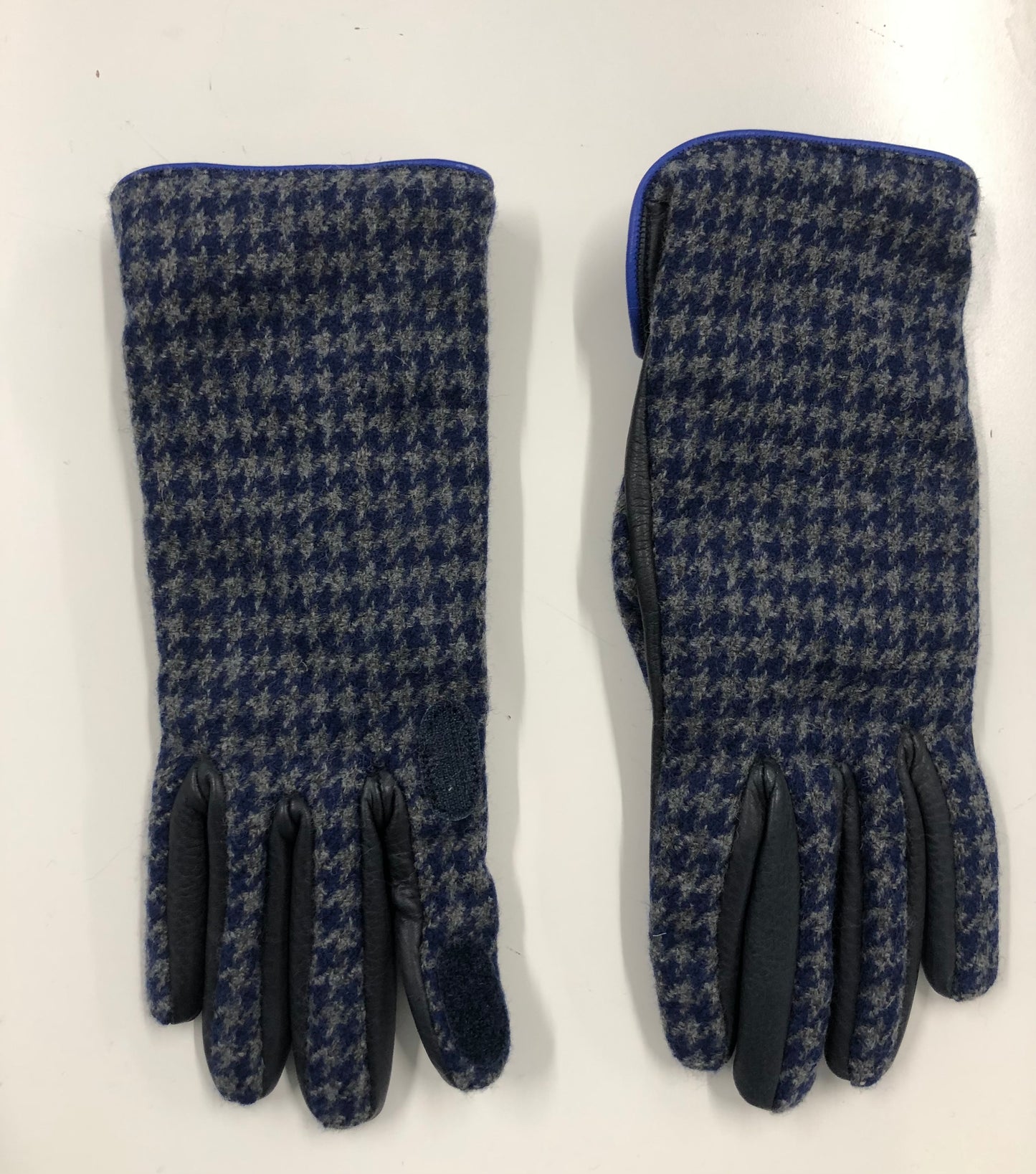 Bateman Gloves in Navy Houndstooth